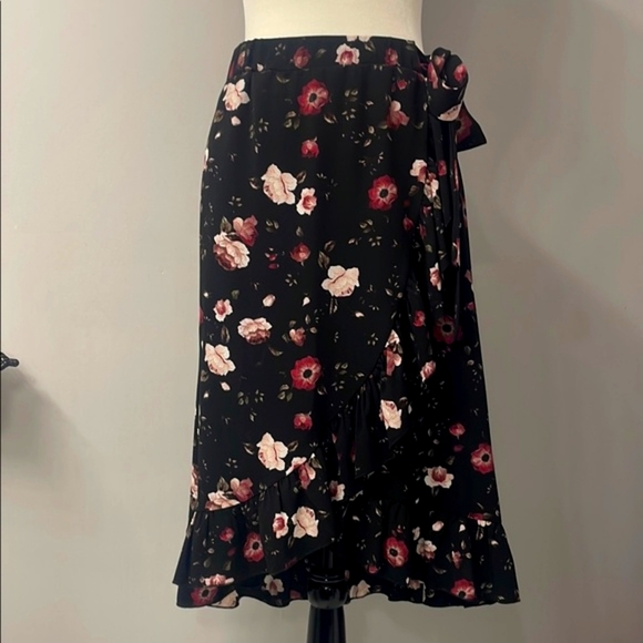 Kismet Black Skirt  Ruffles and Pink Floral design Wrap Style With Tie Size S - Picture 1 of 7